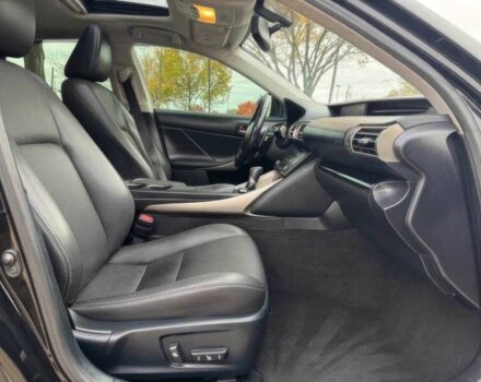 Черный Лексус ИС, объемом двигателя 3.5 л и пробегом 71 тыс. км за 11100 $, фото 4 на Automoto.ua