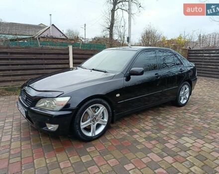 Чорний Лексус ІС, об'ємом двигуна 1.99 л та пробігом 203 тис. км за 4999 $, фото 1 на Automoto.ua