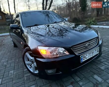 Чорний Лексус ІС, об'ємом двигуна 2 л та пробігом 191 тис. км за 5300 $, фото 1 на Automoto.ua