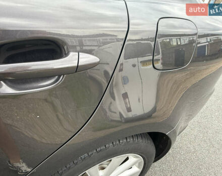 Лексус ИС 2009 в Красноград на Automoto.ua Коричневый Лексус ИС, объемом двигателя 2.23 л и пробегом 270 тыс. км за 9430 $, фото 7 на Automoto.ua