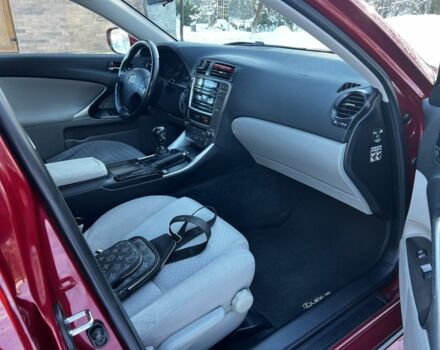 Червоний Лексус ІС, об'ємом двигуна 2.2 л та пробігом 272 тис. км за 8000 $, фото 11 на Automoto.ua