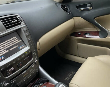 Червоний Лексус ІС, об'ємом двигуна 2.5 л та пробігом 270 тис. км за 8500 $, фото 2 на Automoto.ua