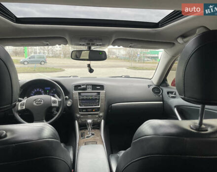 Красный Лексус ИС, объемом двигателя 2.5 л и пробегом 220 тыс. км за 11000 $, фото 12 на Automoto.ua