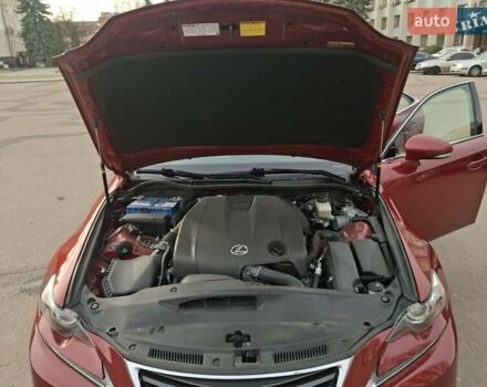 Красный Лексус ИС, объемом двигателя 2.5 л и пробегом 138 тыс. км за 15900 $, фото 12 на Automoto.ua