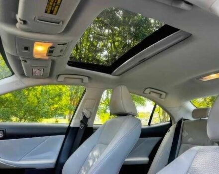 Красный Лексус ИС, объемом двигателя 2.5 л и пробегом 110 тыс. км за 3900 $, фото 18 на Automoto.ua