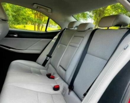 Красный Лексус ИС, объемом двигателя 2.5 л и пробегом 110 тыс. км за 3900 $, фото 12 на Automoto.ua