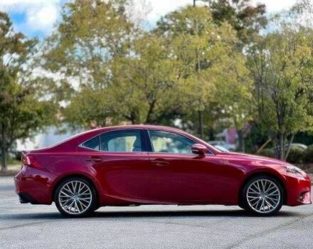 Красный Лексус ИС, объемом двигателя 2.5 л и пробегом 110 тыс. км за 3900 $, фото 3 на Automoto.ua