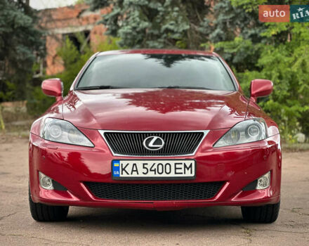 Красный Лексус ИС, объемом двигателя 3 л и пробегом 226 тыс. км за 13900 $, фото 1 на Automoto.ua