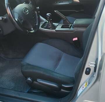 Лексус ИС, объемом двигателя 2.2 л и пробегом 306 тыс. км за 8000 $, фото 9 на Automoto.ua