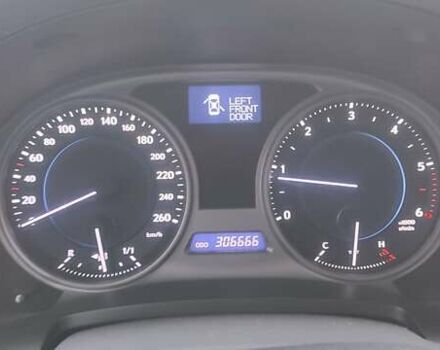 Лексус ИС, объемом двигателя 2.2 л и пробегом 306 тыс. км за 8000 $, фото 7 на Automoto.ua