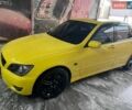 Желтый Лексус ИС, объемом двигателя 3 л и пробегом 292 тыс. км за 7000 $, фото 1 на Automoto.ua