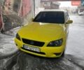 Желтый Лексус ИС, объемом двигателя 3 л и пробегом 292 тыс. км за 7000 $, фото 1 на Automoto.ua