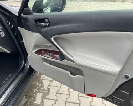 Серый Лексус ИС, объемом двигателя 2.2 л и пробегом 307 тыс. км за 7000 $, фото 21 на Automoto.ua