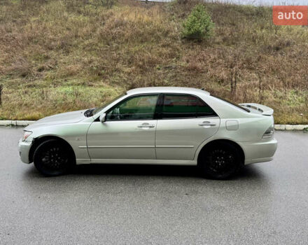 Серый Лексус ИС, объемом двигателя 2 л и пробегом 290 тыс. км за 4500 $, фото 6 на Automoto.ua