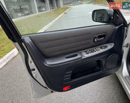 Серый Лексус ИС, объемом двигателя 2 л и пробегом 290 тыс. км за 4500 $, фото 11 на Automoto.ua