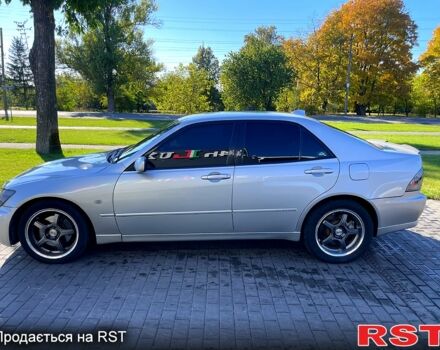 Серый Лексус ИС, объемом двигателя 2 л и пробегом 420 тыс. км за 5800 $, фото 2 на Automoto.ua