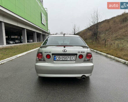 Серый Лексус ИС, объемом двигателя 2 л и пробегом 290 тыс. км за 4500 $, фото 4 на Automoto.ua