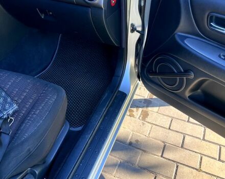 Серый Лексус ИС, объемом двигателя 2 л и пробегом 420 тыс. км за 5800 $, фото 11 на Automoto.ua