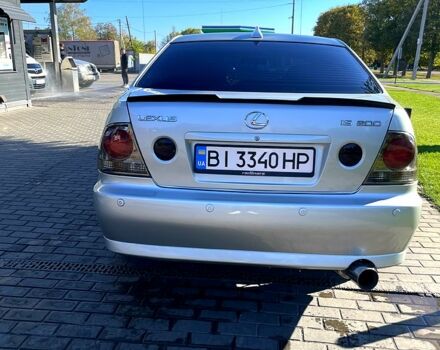 Серый Лексус ИС, объемом двигателя 2 л и пробегом 420 тыс. км за 5800 $, фото 1 на Automoto.ua