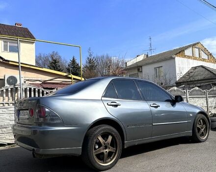 Сірий Лексус ІС, об'ємом двигуна 2 л та пробігом 253 тис. км за 5700 $, фото 4 на Automoto.ua