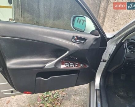 Серый Лексус ИС, объемом двигателя 2.23 л и пробегом 356 тыс. км за 7500 $, фото 4 на Automoto.ua