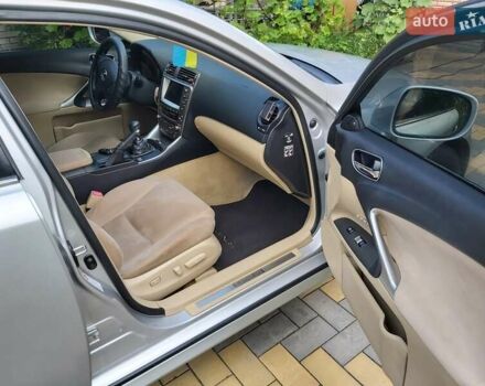 Сірий Лексус ІС, об'ємом двигуна 2.23 л та пробігом 235 тис. км за 6600 $, фото 3 на Automoto.ua