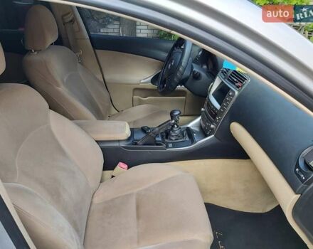 Сірий Лексус ІС, об'ємом двигуна 2.23 л та пробігом 235 тис. км за 6600 $, фото 4 на Automoto.ua