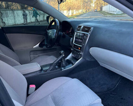 Серый Лексус ИС, объемом двигателя 2.23 л и пробегом 340 тыс. км за 6350 $, фото 11 на Automoto.ua