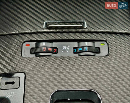 Сірий Лексус ІС, об'ємом двигуна 2.5 л та пробігом 283 тис. км за 8300 $, фото 27 на Automoto.ua