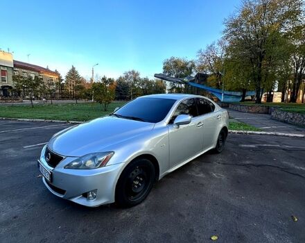 Серый Лексус ИС, объемом двигателя 2.2 л и пробегом 300 тыс. км за 3850 $, фото 1 на Automoto.ua