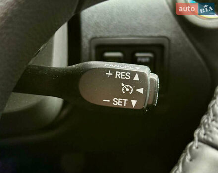 Сірий Лексус ІС, об'ємом двигуна 2.5 л та пробігом 283 тис. км за 8300 $, фото 20 на Automoto.ua