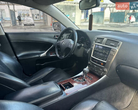 Серый Лексус ИС, объемом двигателя 2.5 л и пробегом 250 тыс. км за 8500 $, фото 8 на Automoto.ua