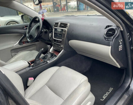 Серый Лексус ИС, объемом двигателя 2.23 л и пробегом 307 тыс. км за 7000 $, фото 48 на Automoto.ua