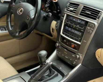 Сірий Лексус ІС, об'ємом двигуна 2.2 л та пробігом 250 тис. км за 3700 $, фото 6 на Automoto.ua