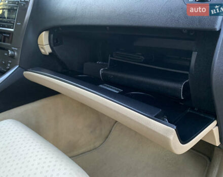 Сірий Лексус ІС, об'ємом двигуна 2.23 л та пробігом 320 тис. км за 7500 $, фото 44 на Automoto.ua