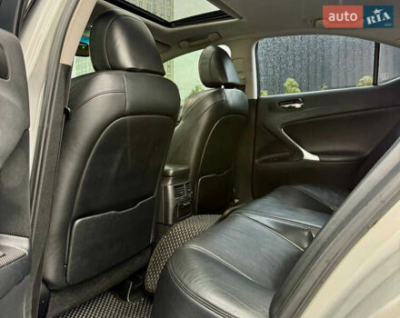 Сірий Лексус ІС, об'ємом двигуна 2.5 л та пробігом 283 тис. км за 8300 $, фото 34 на Automoto.ua