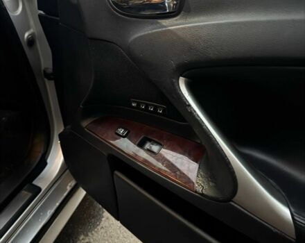 Серый Лексус ИС, объемом двигателя 2.2 л и пробегом 350 тыс. км за 4900 $, фото 11 на Automoto.ua