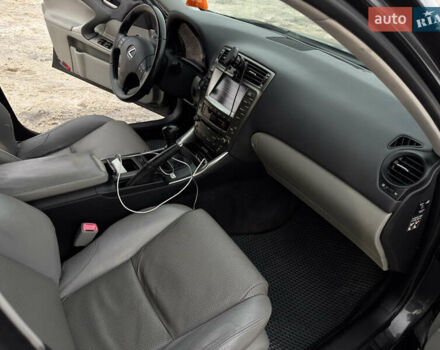 Серый Лексус ИС, объемом двигателя 2.23 л и пробегом 276 тыс. км за 7800 $, фото 27 на Automoto.ua