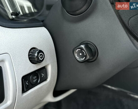 Серый Лексус ИС, объемом двигателя 2.23 л и пробегом 228 тыс. км за 8599 $, фото 18 на Automoto.ua