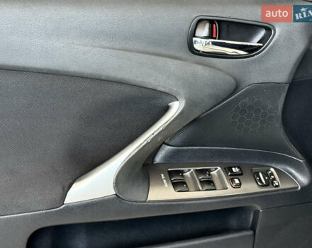 Серый Лексус ИС, объемом двигателя 2.5 л и пробегом 200 тыс. км за 8000 $, фото 24 на Automoto.ua