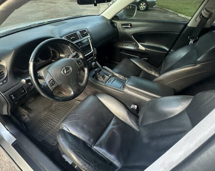 Серый Лексус ИС, объемом двигателя 2.23 л и пробегом 300 тыс. км за 4000 $, фото 15 на Automoto.ua