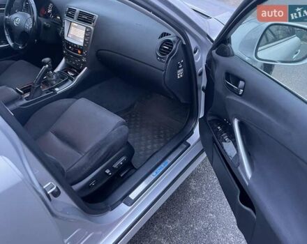 Серый Лексус ИС, объемом двигателя 2.23 л и пробегом 250 тыс. км за 7300 $, фото 7 на Automoto.ua