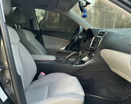 Серый Лексус ИС, объемом двигателя 2.23 л и пробегом 350 тыс. км за 6300 $, фото 13 на Automoto.ua