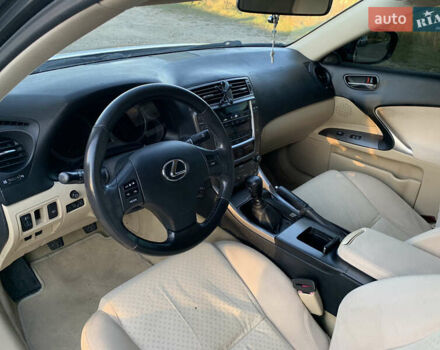 Сірий Лексус ІС, об'ємом двигуна 2.23 л та пробігом 320 тис. км за 7500 $, фото 13 на Automoto.ua