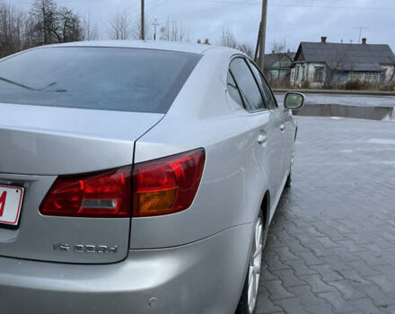 Серый Лексус ИС, объемом двигателя 2.23 л и пробегом 300 тыс. км за 3850 $, фото 5 на Automoto.ua