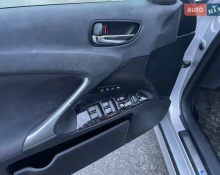 Серый Лексус ИС, объемом двигателя 2.23 л и пробегом 250 тыс. км за 7300 $, фото 6 на Automoto.ua