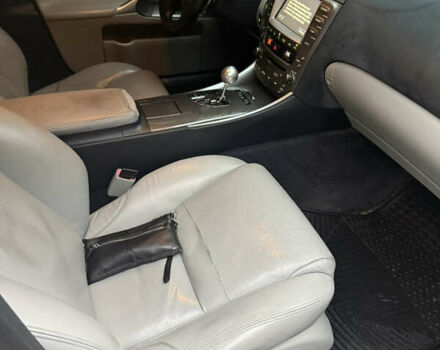 Серый Лексус ИС, объемом двигателя 2.5 л и пробегом 230 тыс. км за 9700 $, фото 8 на Automoto.ua