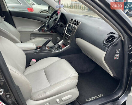 Сірий Лексус ІС, об'ємом двигуна 2.23 л та пробігом 308 тис. км за 6900 $, фото 59 на Automoto.ua