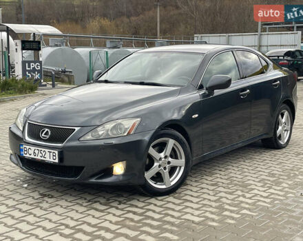 Серый Лексус ИС, объемом двигателя 2.23 л и пробегом 307 тыс. км за 7000 $, фото 1 на Automoto.ua