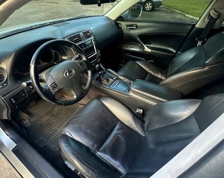 Серый Лексус ИС, объемом двигателя 2.2 л и пробегом 300 тыс. км за 3850 $, фото 8 на Automoto.ua